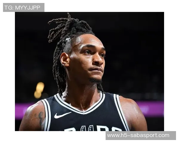 瓦塞尔表现平平三分球失准但仍贡献12分6板助球队稳定发挥 瓦塞尔表现平平三分球失准但仍贡献12分6板助球队稳定发挥