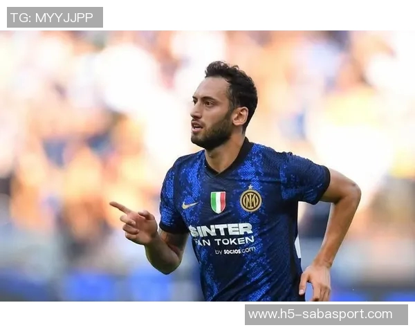 恰尔汗奥卢坚定表态愿意留守国米全力以赴为球队贡献力量 恰尔汗奥卢坚定表态愿意留守国米全力以赴为球队贡献力量