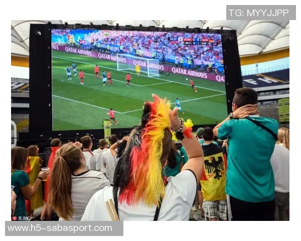 阿联酋足协酒店设大屏幕免费直播世预赛助力球迷欢庆冲击世界杯 阿联酋足协酒店设大屏幕免费直播世预赛助力球迷欢庆冲击世界杯