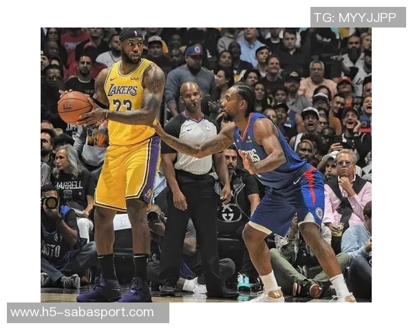 詹姆斯与莱昂纳德身体状态依旧出色超越年轻东契奇