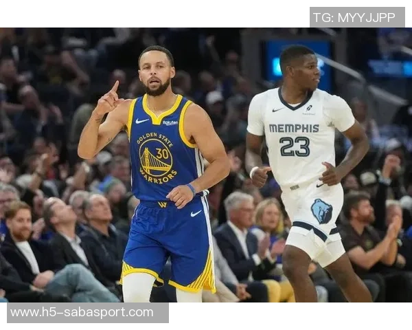 邓利维称库里状态依旧出色未来三年仍将展现顶级表现