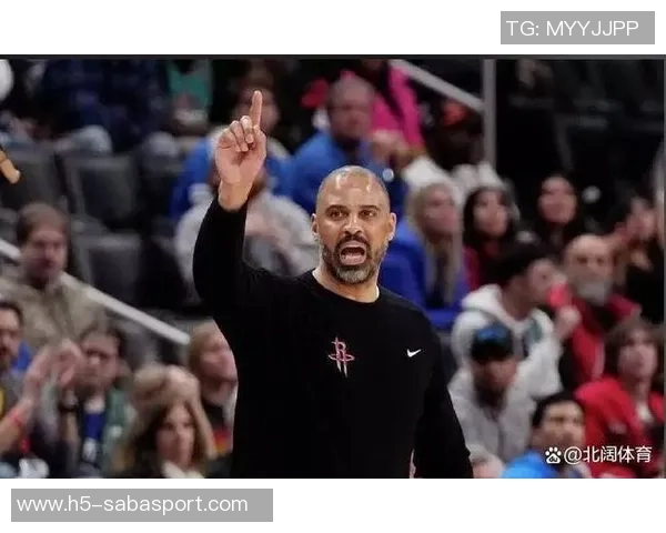 火箭记者怒斥裁判干预比赛质疑球员掌控命运的权利