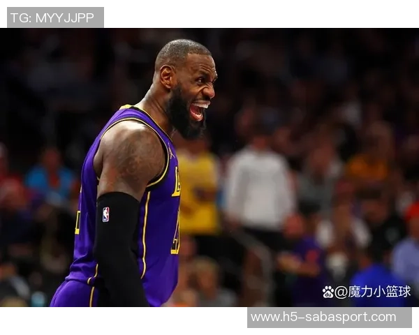 东契奇上半场狂砍32分詹姆斯无奈在替补席打哈欠观战