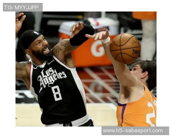 乔治半场表现低迷仅得5分2板2助球队需寻找新进攻点 乔治半场表现低迷仅得5分2板2助球队需寻找新进攻点