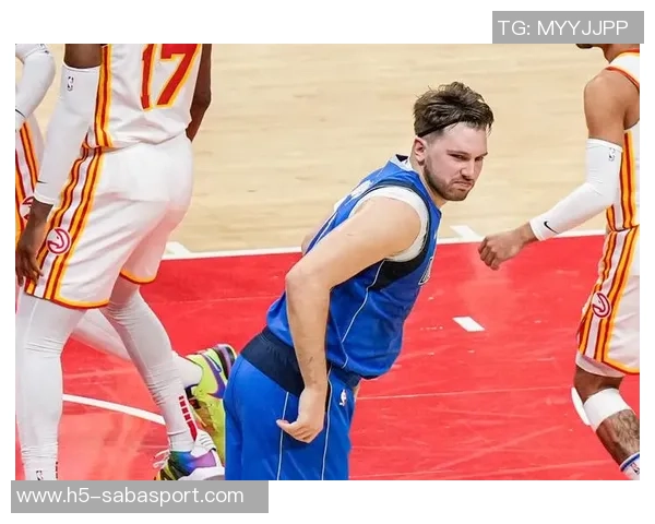 东契奇三分球表现不佳翻白眼回应记者感谢引发热议