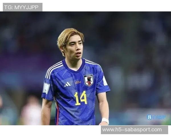 日本队惊险逆转伊东纯也助攻上田绮世补时绝平精彩瞬间