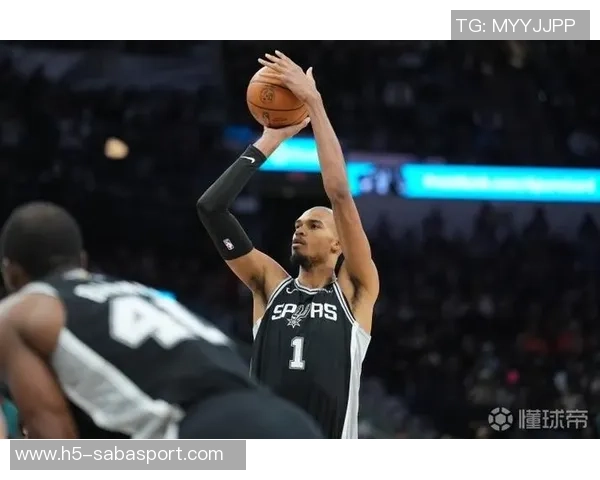 文班在前两场比赛中狂砍69分26板12帽展现全能实力有望同时夺得MVPDPOY和MIP